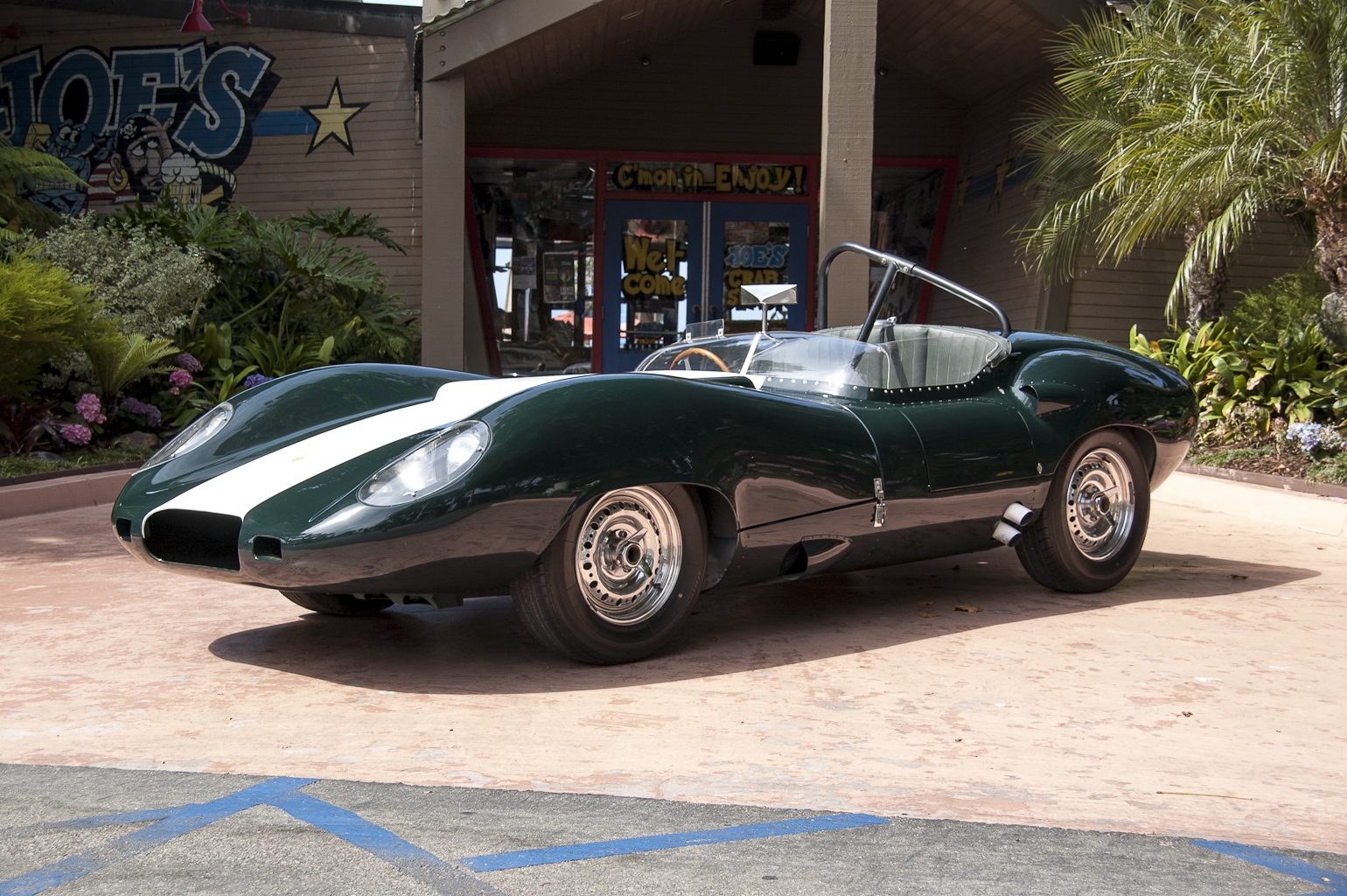 1959 lister jaguar racecar green